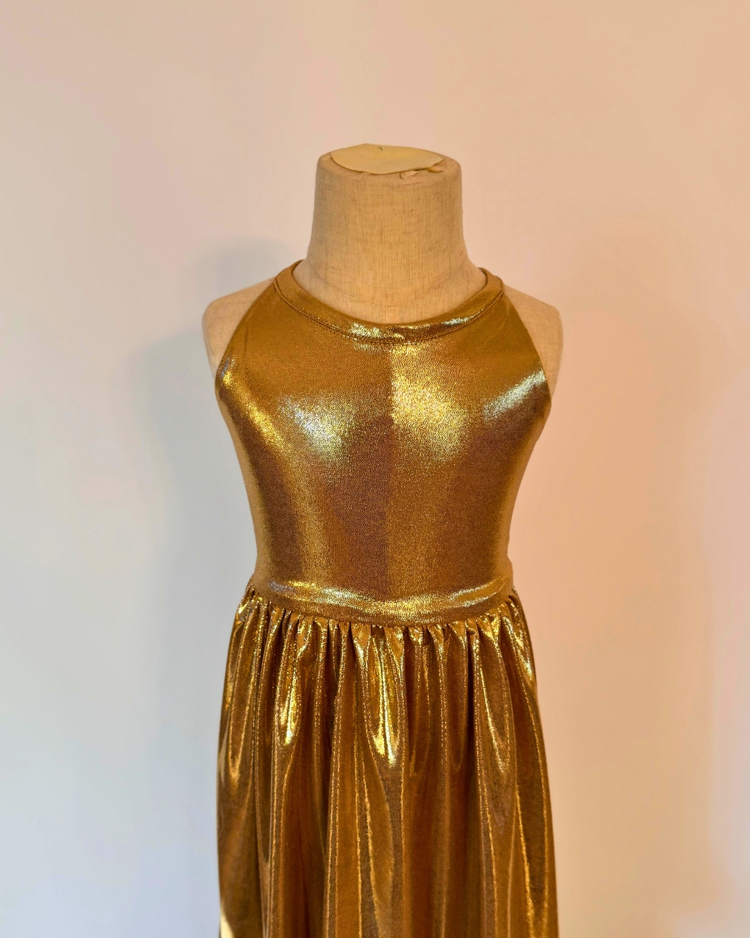 Vestido Dorado: imagen 3